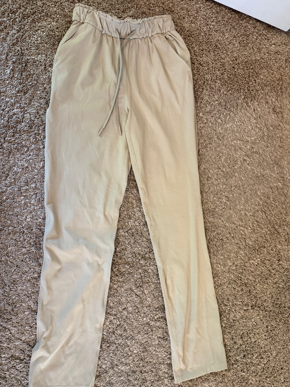Women’s Lululemon Elastic Waist Drawstring Pants - khakis